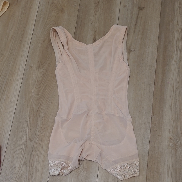 Ardyss International Women's Cream Shapewear Bodysuit Size 26 - Picture 2 of 5